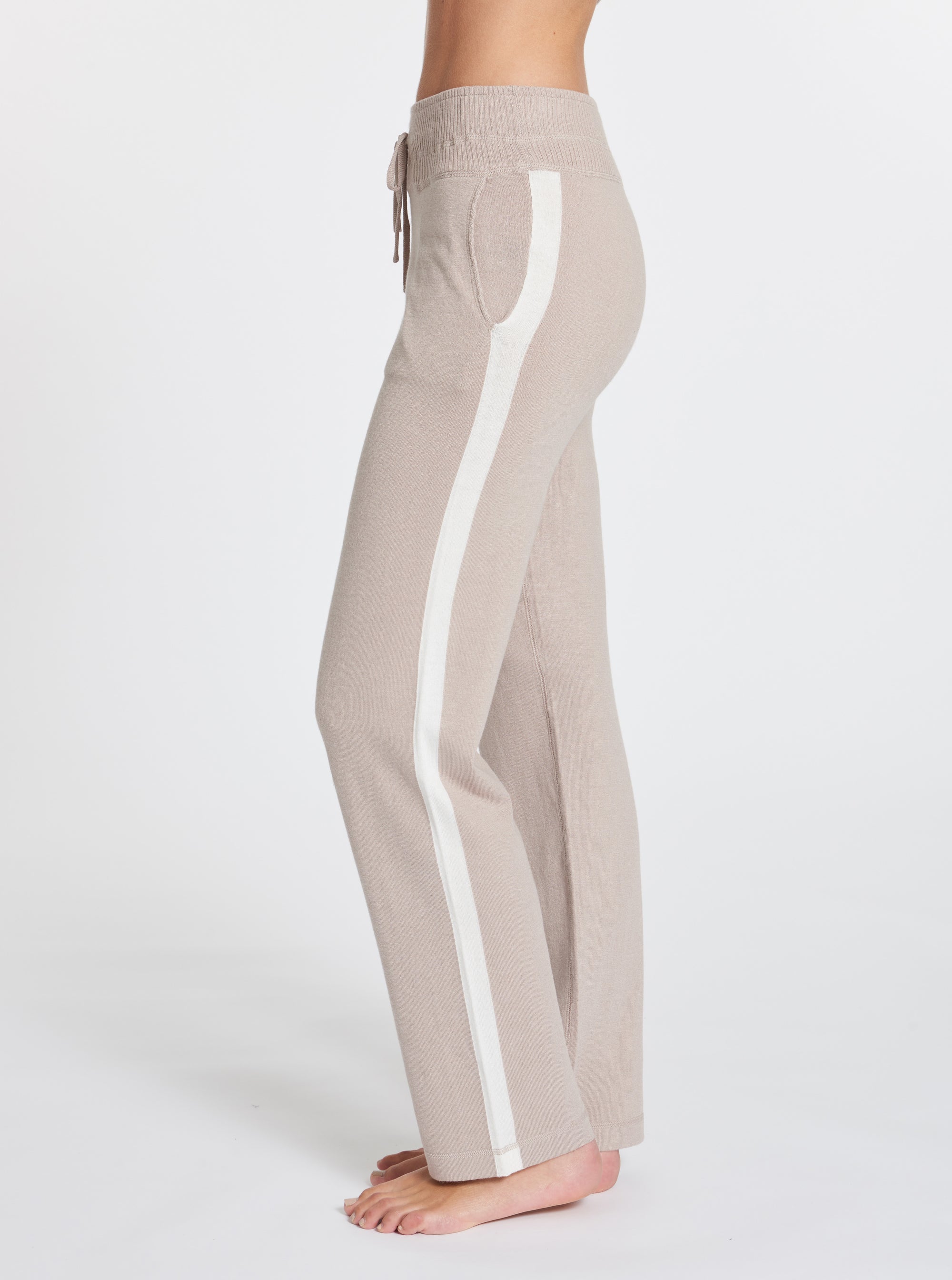 Latte Cashmere Mykonos Track Pant,var-7265838989370,var-7265839022138,var-7265839054906,var-7265839087674,var-7265839120442