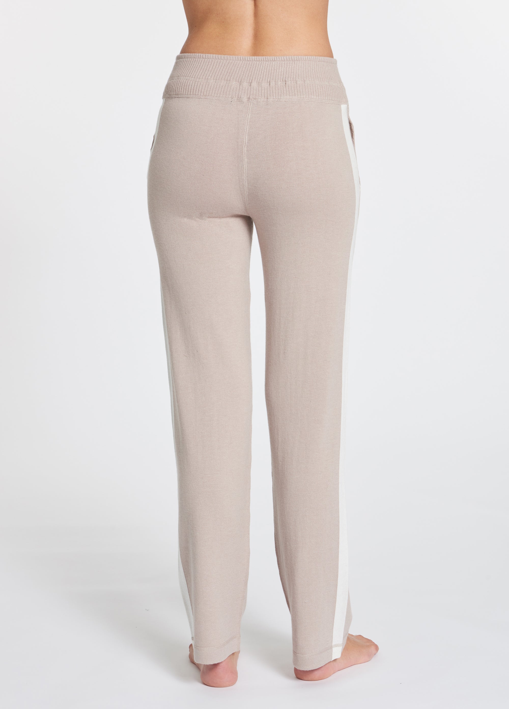 Latte Cashmere Mykonos Track Pant,var-7265838989370,var-7265839022138,var-7265839054906,var-7265839087674,var-7265839120442