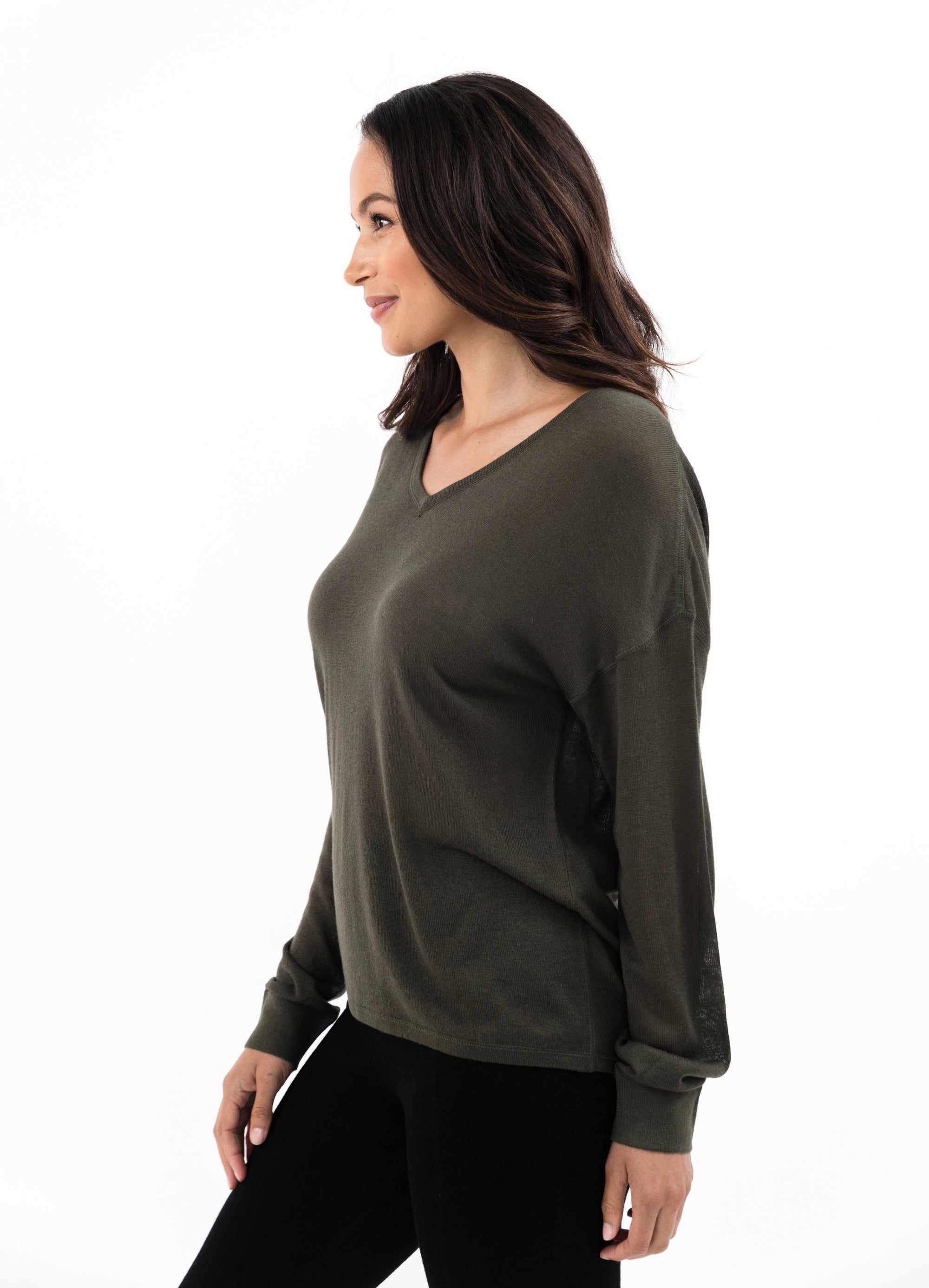 olive cashmere long sleeve tee,var-45272600782,var-45272600846,var-45272600910,var-45272600974,var-45272601038