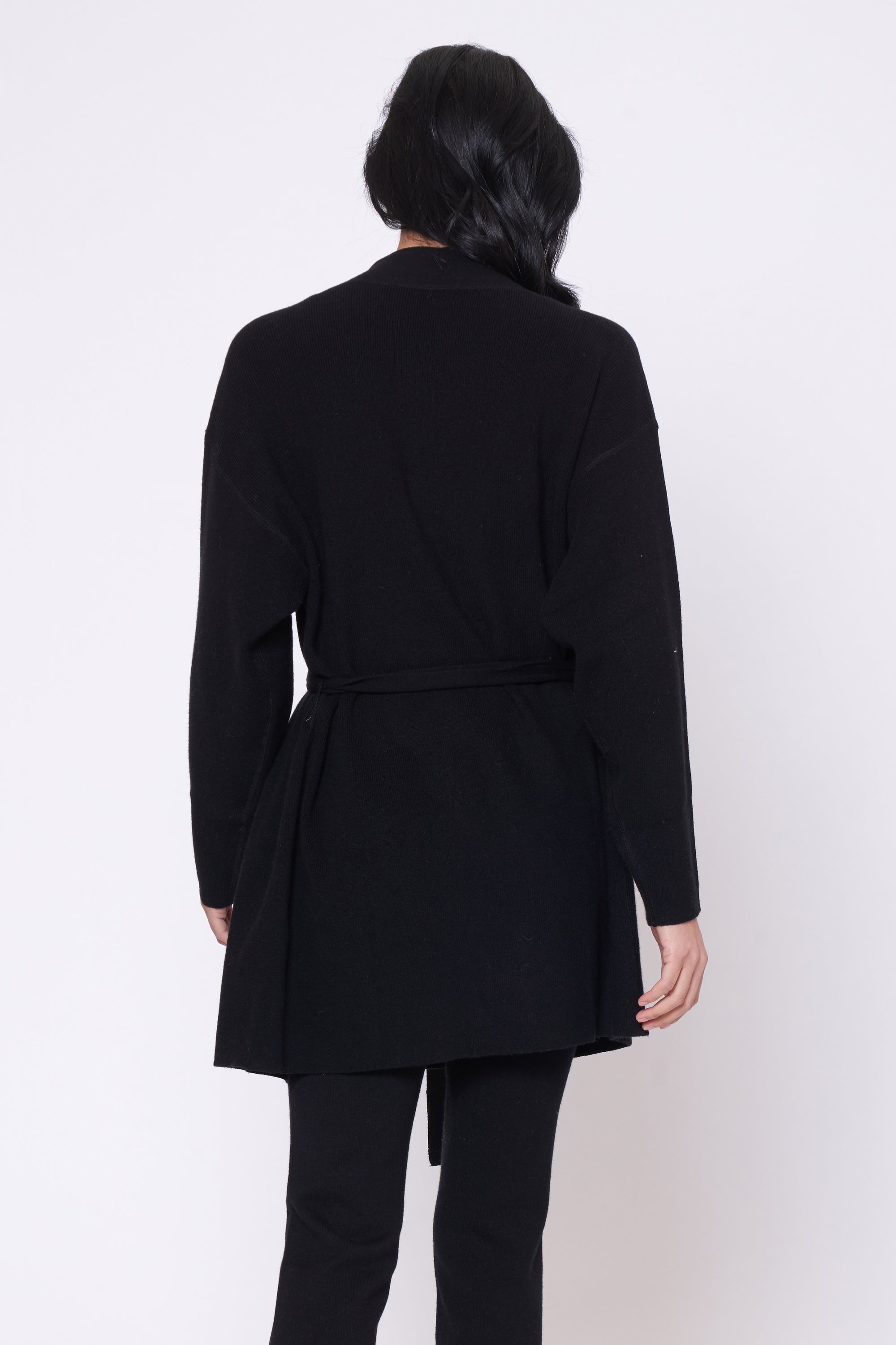 OAK BLUFF CARDIGAN BLACK,var-42587157070011,var-42587157102779,var-42587157135547,var-42587157168315,var-42587157201083