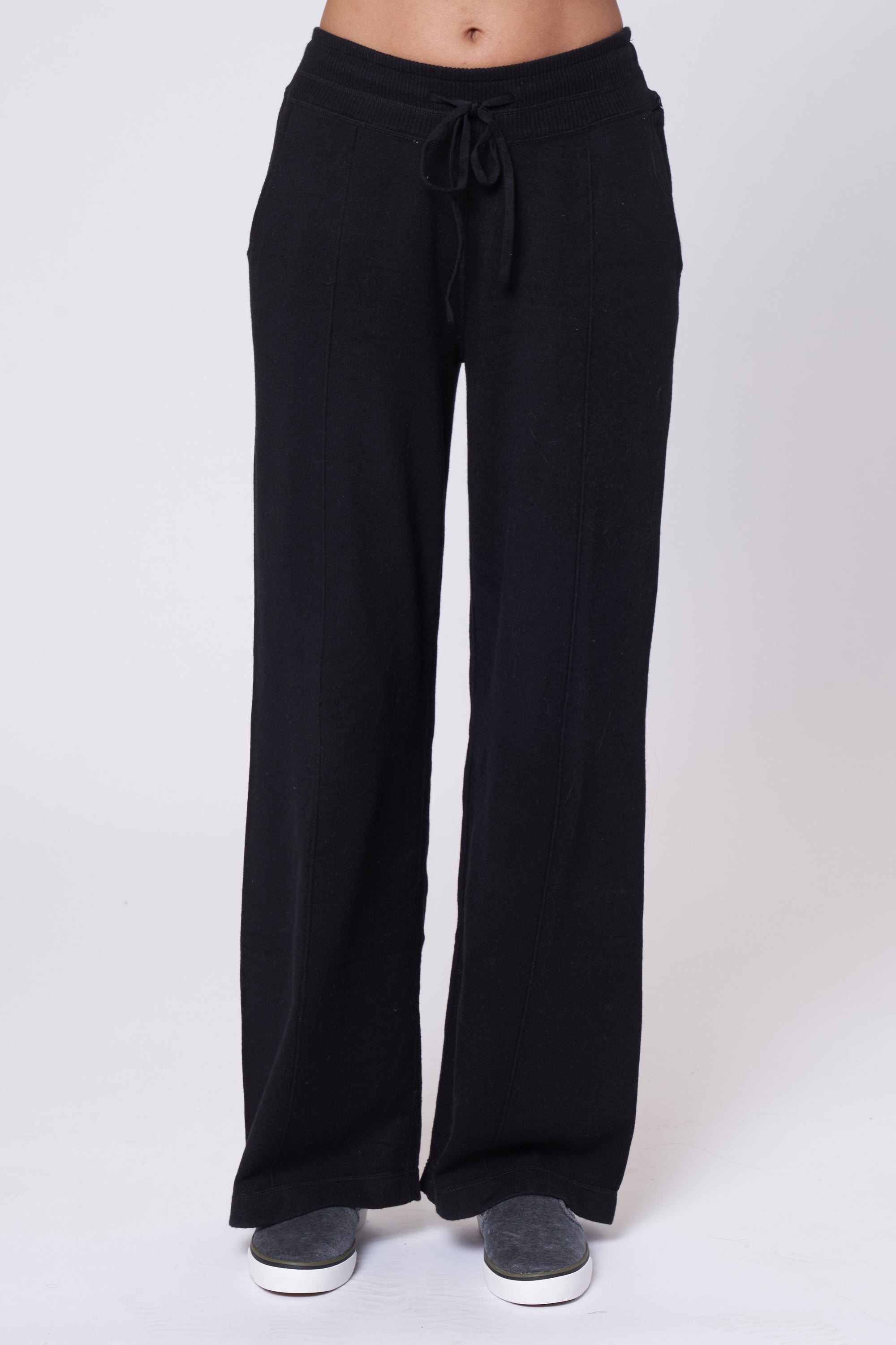 TISBURY WIDE LEG PANT BLACK,var-42590015553723,var-42590015619259,var-42590015684795,var-42590015750331,var-42590015815867
