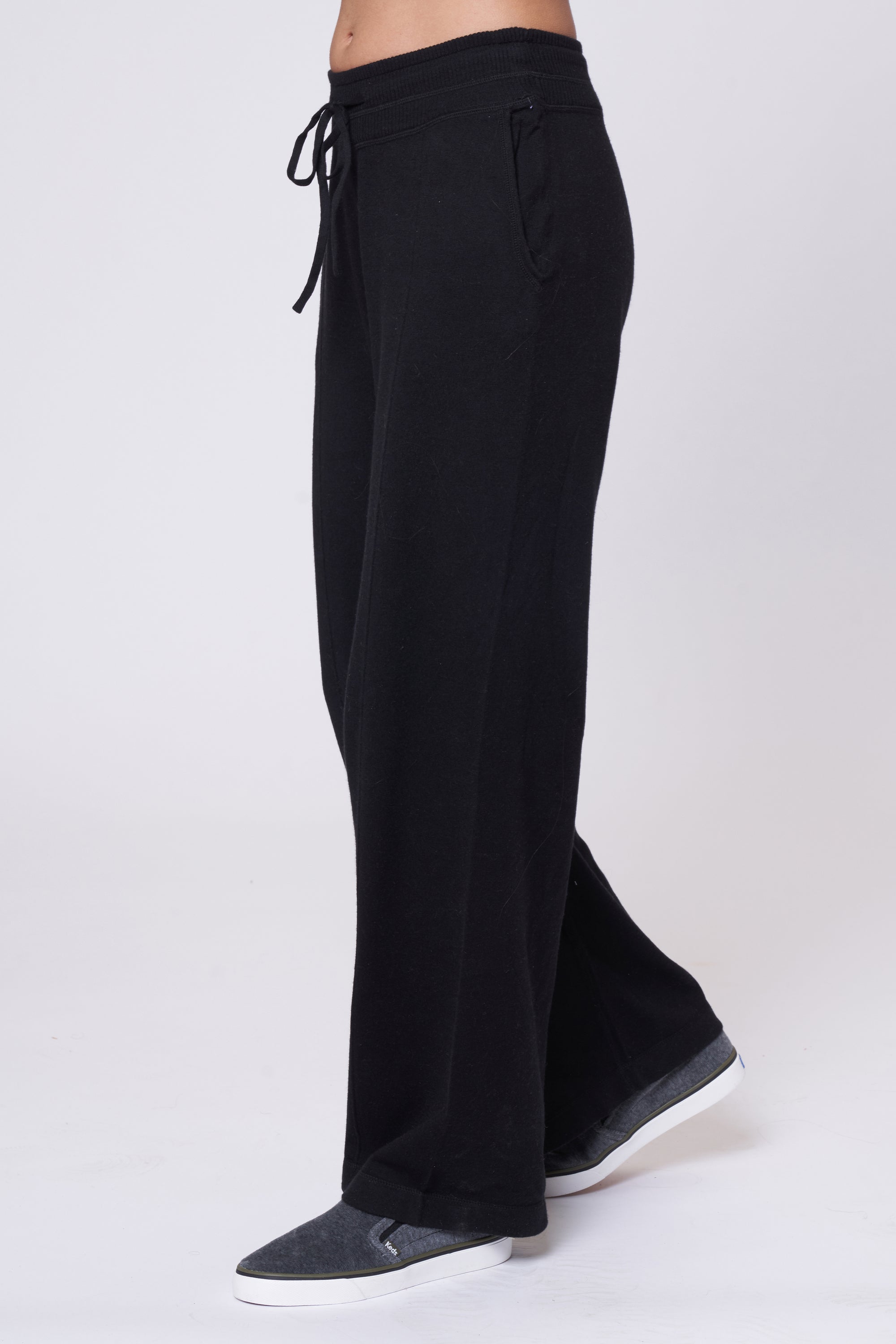 TISBURY WIDE LEG PANT BLACK,var-42590015553723,var-42590015619259,var-42590015684795,var-42590015750331,var-42590015815867
