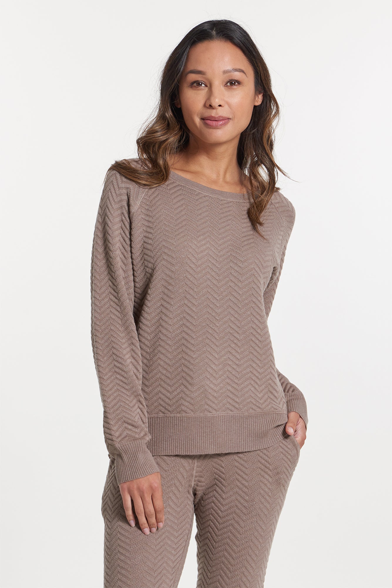Hazelnut Cashmere Calabasas Sweatshirt, var-31021350322234,var-31021350355002,var-31021350387770,var-31021350420538,var-31021350453306