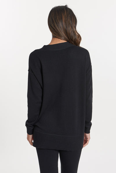 Black Cashmere Vail V-Neck, var-31024119513146,var-31024119545914,var-31024119578682,var-31024119611450,var-31024119644218