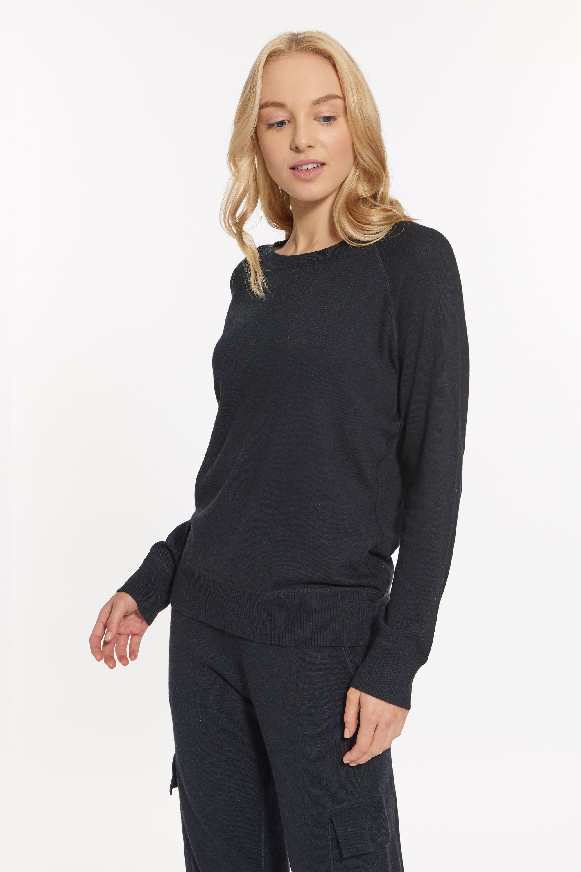 Black Heather Cashmere Gramercy Sweatshirt, var-31339508793402,var-31339508826170,var-31339508858938,var31339508891706,var-31339508924474